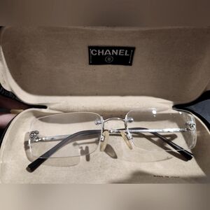 Eyeglasses